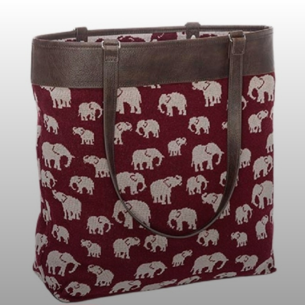 Thirty One Reversible Shopping Tote.  Leather Elephant Bag in Safari print
